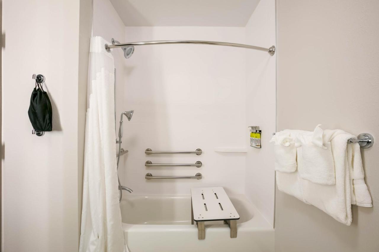 Holiday Inn Express & Suites Jacksonville - Town Center By Ihg Buitenkant foto
