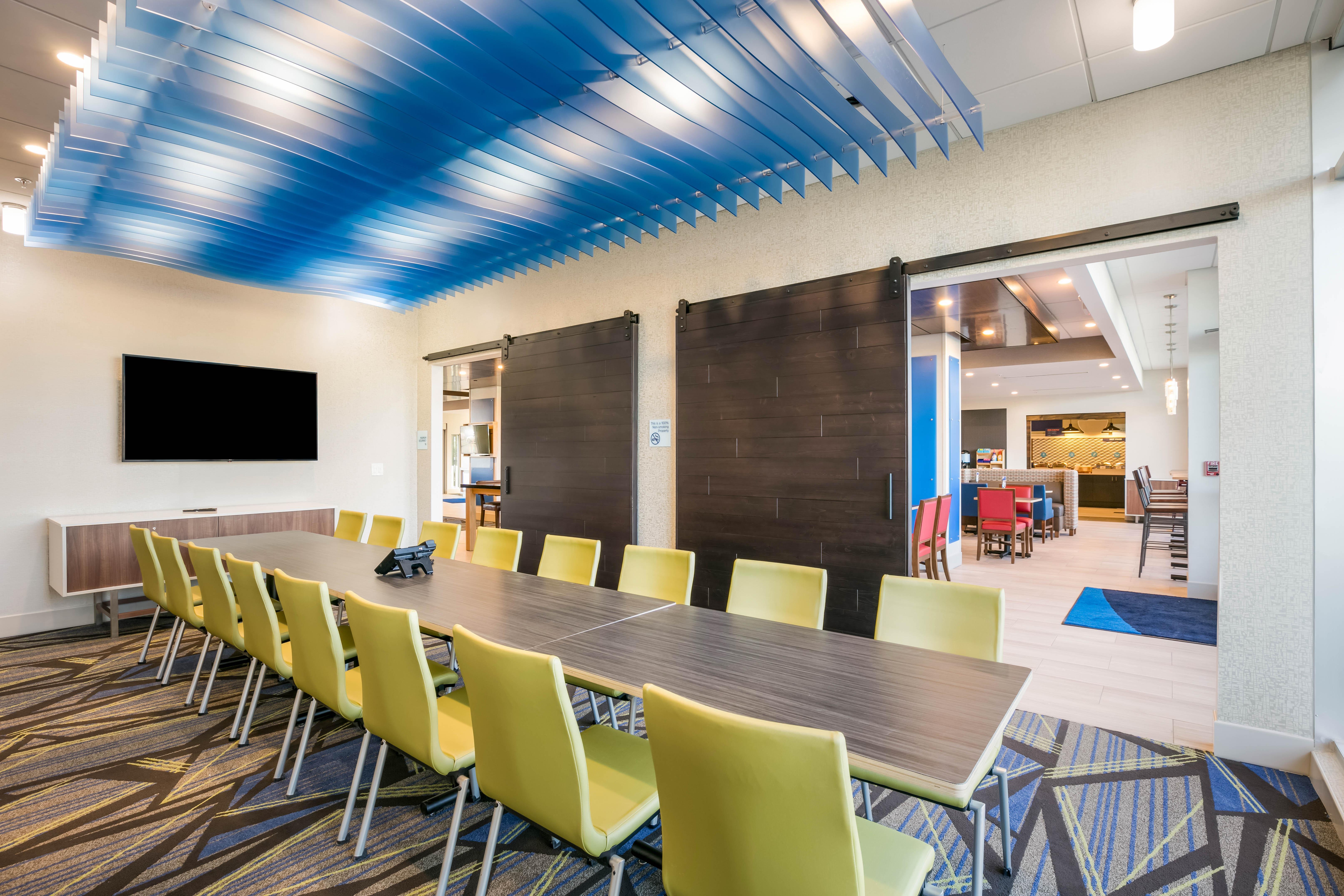 Holiday Inn Express & Suites Jacksonville - Town Center By Ihg Buitenkant foto