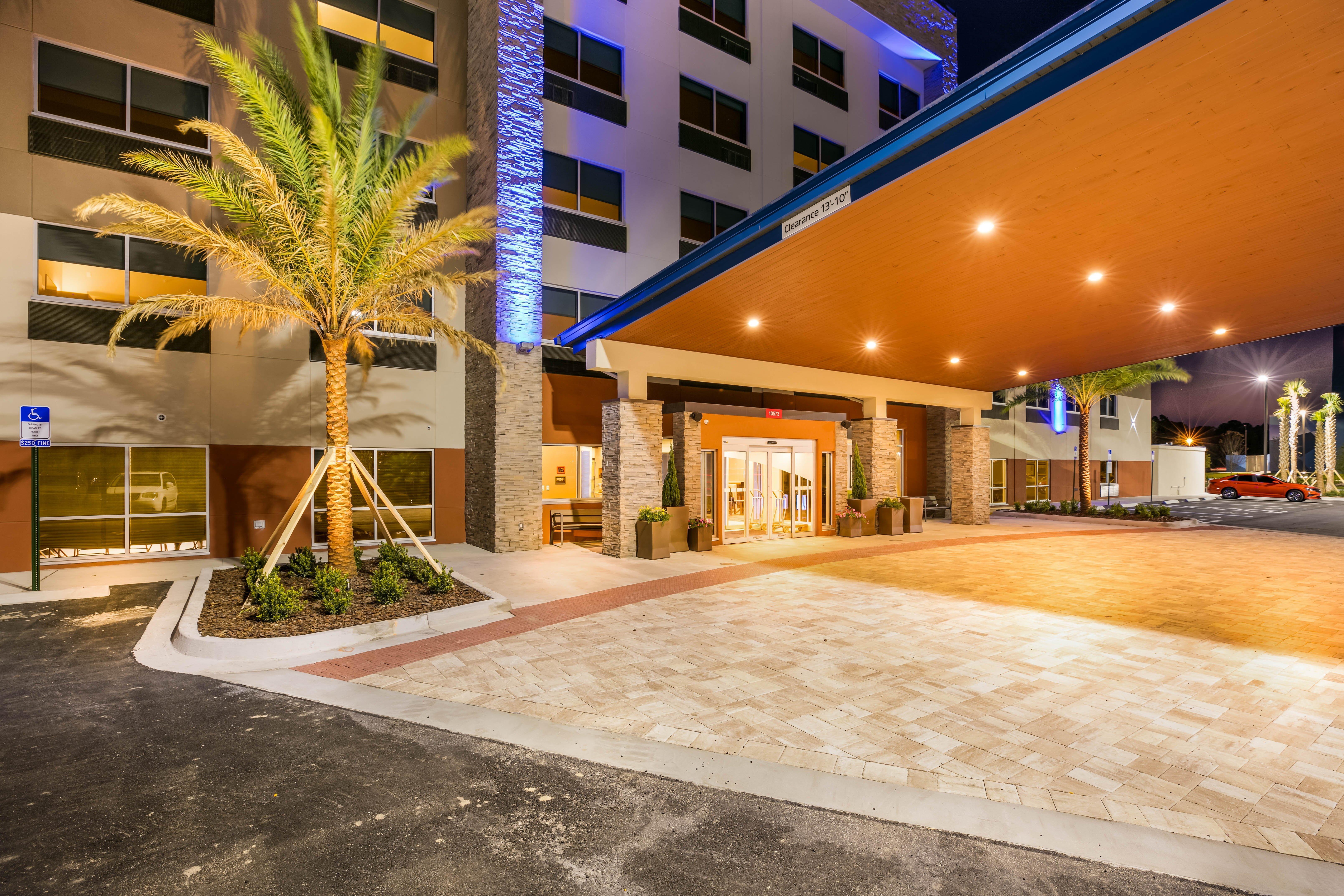 Holiday Inn Express & Suites Jacksonville - Town Center By Ihg Buitenkant foto